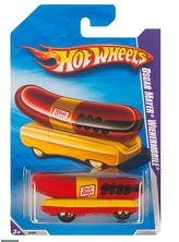 New 2009 Hot Wheels Oscar Mayer Wienermobile